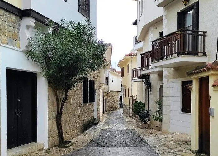Παραδοσιακή Κατοικία-Παλιά Πόλη